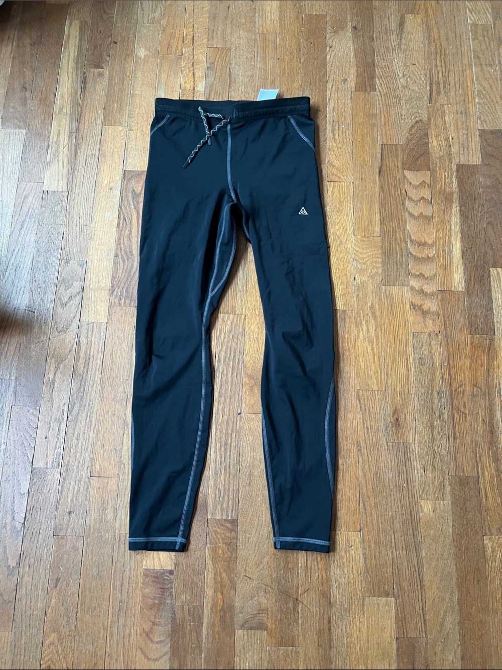 ✔️Nike Black ACG leggings! small!